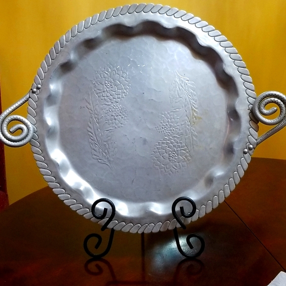 ROUND LARGE ALUMINUM TRAY W HANDLES W EMBOSSED CHRYSANTHEMUM NO STAMP - Picture 1 of 4